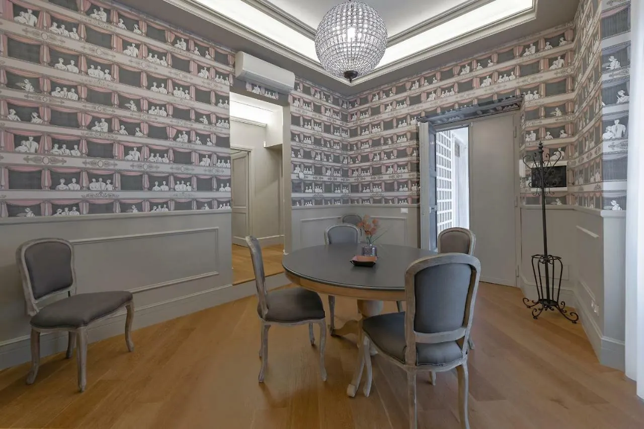 Apartments Florence - Teatro Luxury