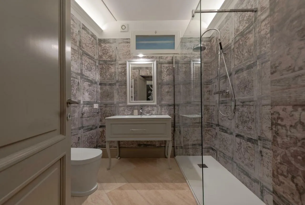 Apartments Florence - Teatro Luxury