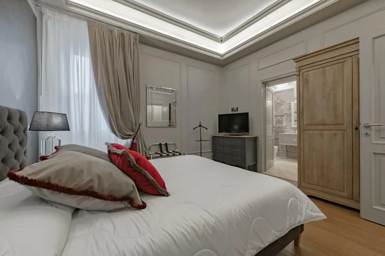 Apartments Florence - Teatro Luxury