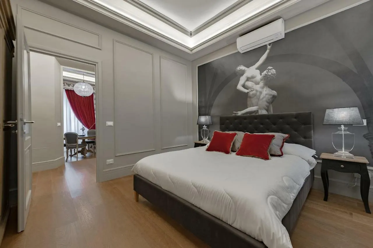 Apartments Florence - Teatro Luxury 0*,